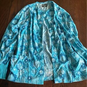 Women’s silky scrub coat buttersoft size small